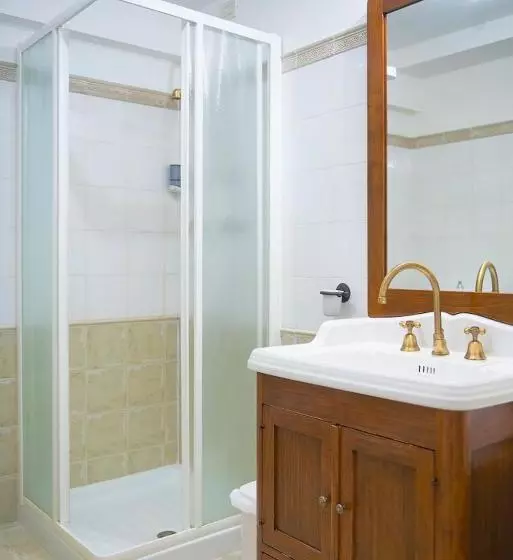 Hotelli Quinz   Locanda Al Lago