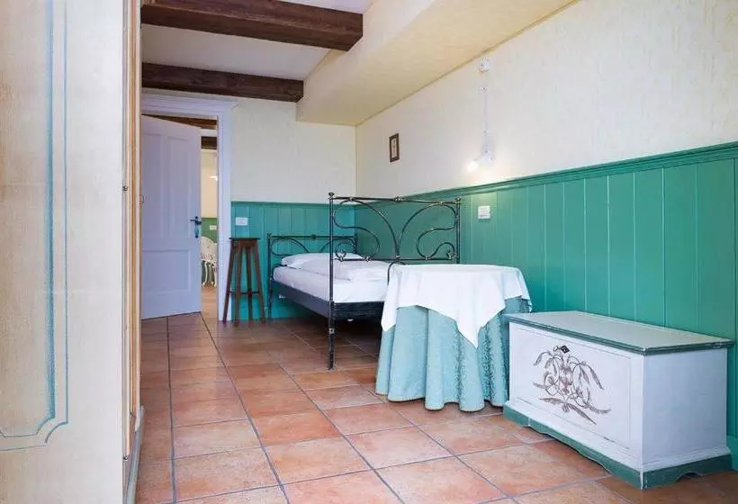 Hotelli Quinz   Locanda Al Lago