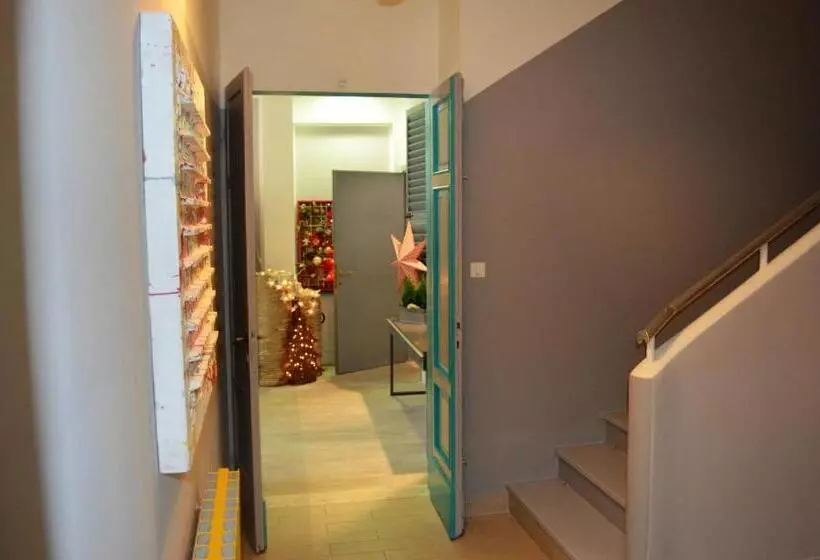 ホテル Spot Varazze