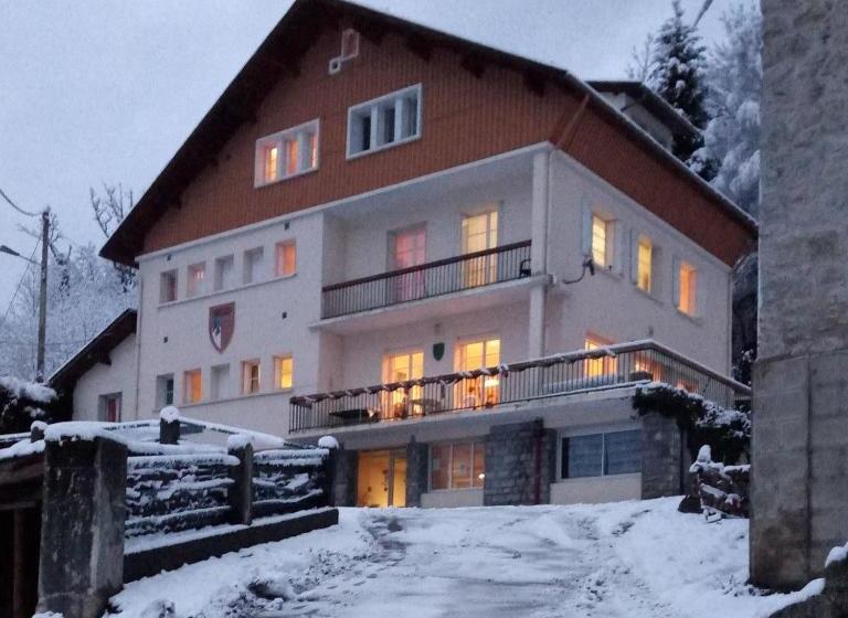 הוסטל Chalet Peyranere