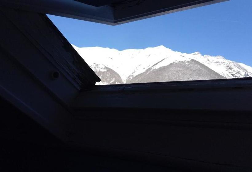 הוסטל Chalet Peyranere