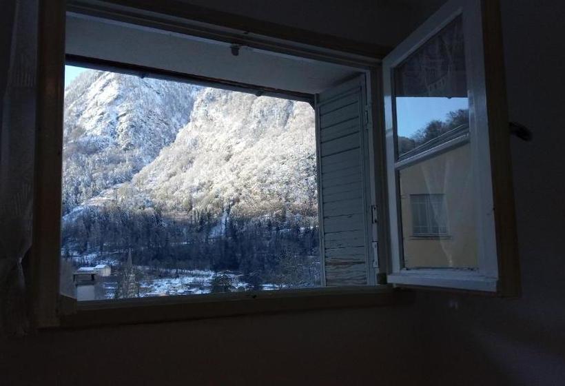 הוסטל Chalet Peyranere