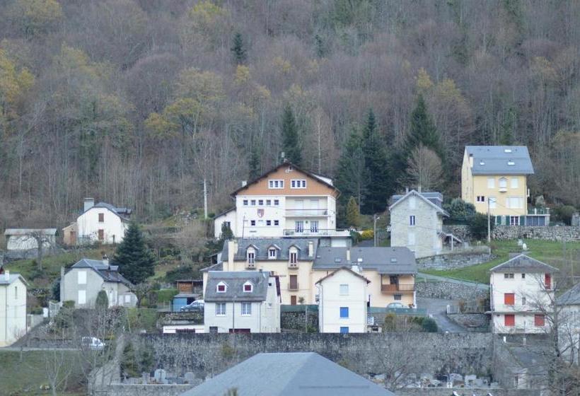 הוסטל Chalet Peyranere