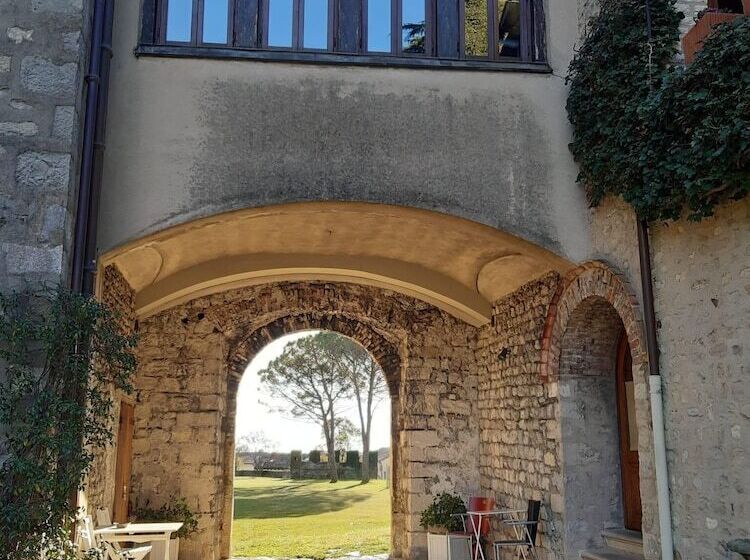 צימר Castrum Di Serravalle