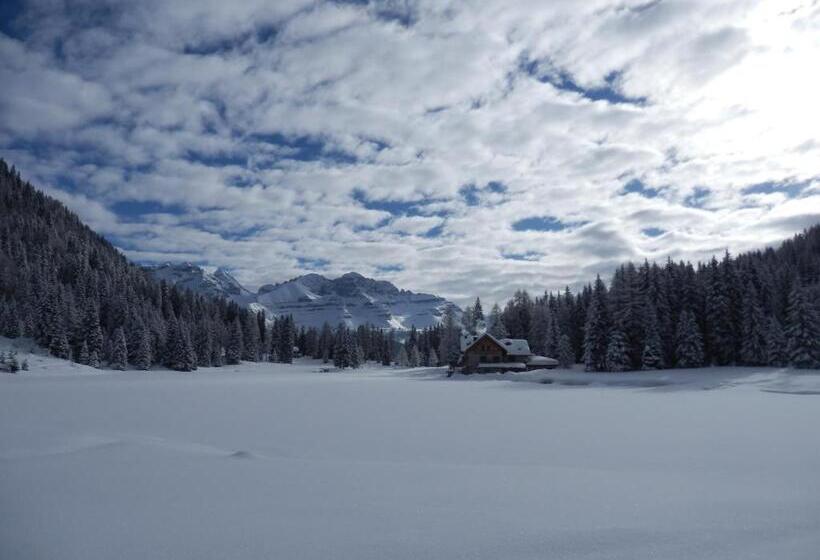 مبيت وإفطار Rifugio Lago Nambino
