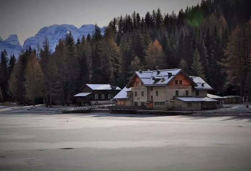 تختخواب و صبحانه Rifugio Lago Nambino