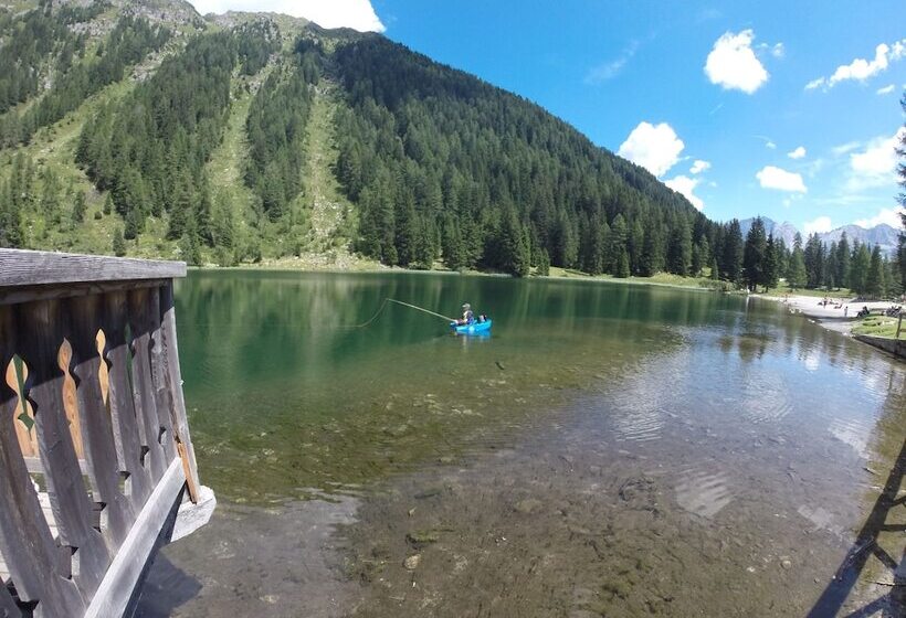 مبيت وإفطار Rifugio Lago Nambino