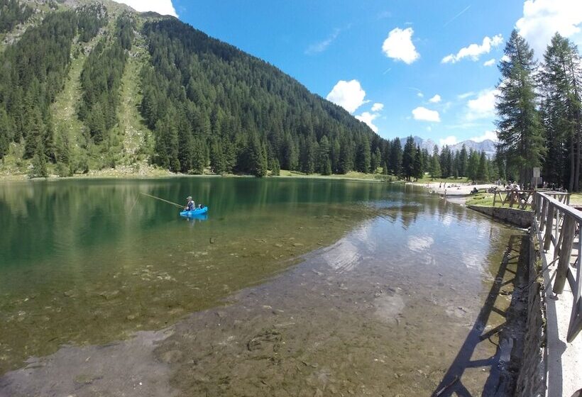 مبيت وإفطار Rifugio Lago Nambino