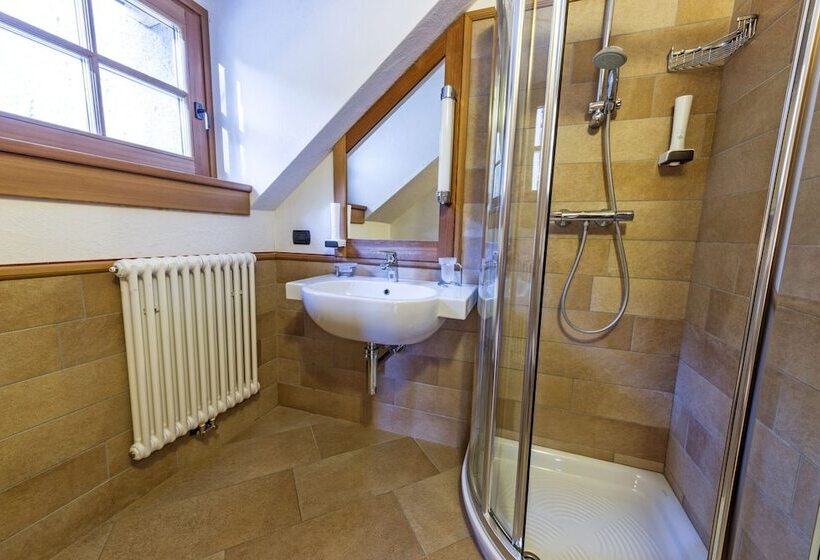 مبيت وإفطار Rifugio Lago Nambino