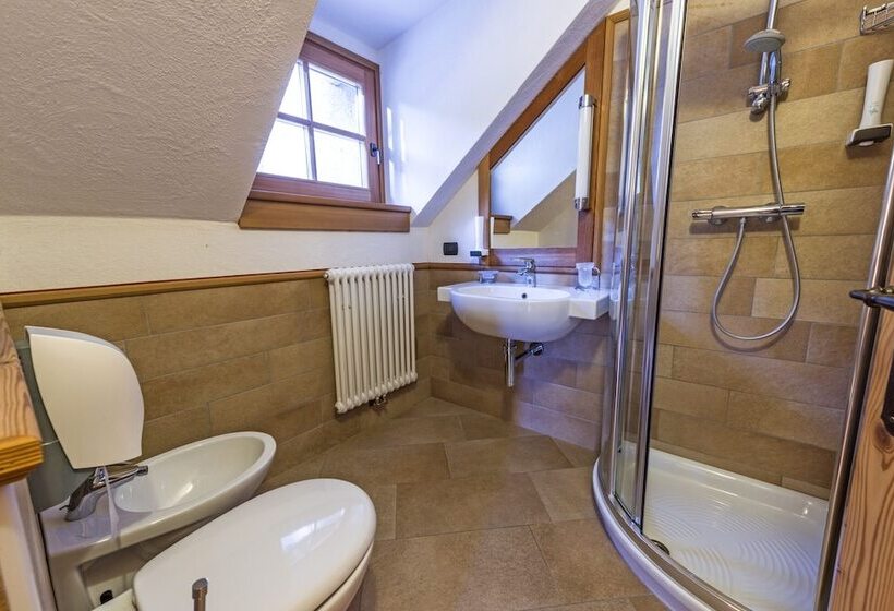 مبيت وإفطار Rifugio Lago Nambino