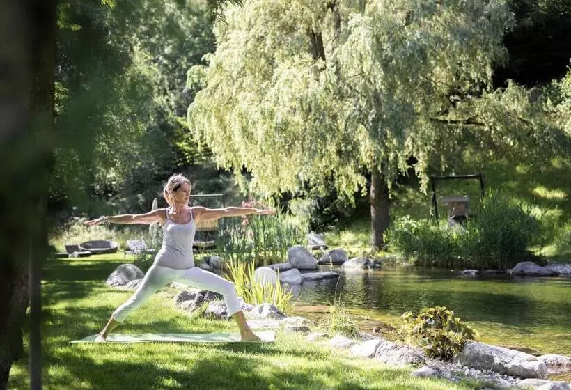 ホテル Alpine Spa Resort Viktoria