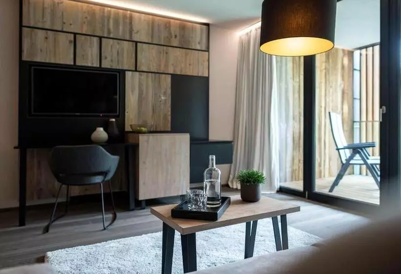 ホテル Alpine Spa Resort Viktoria