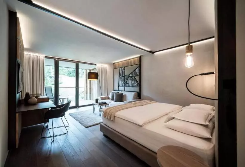 ホテル Alpine Spa Resort Viktoria