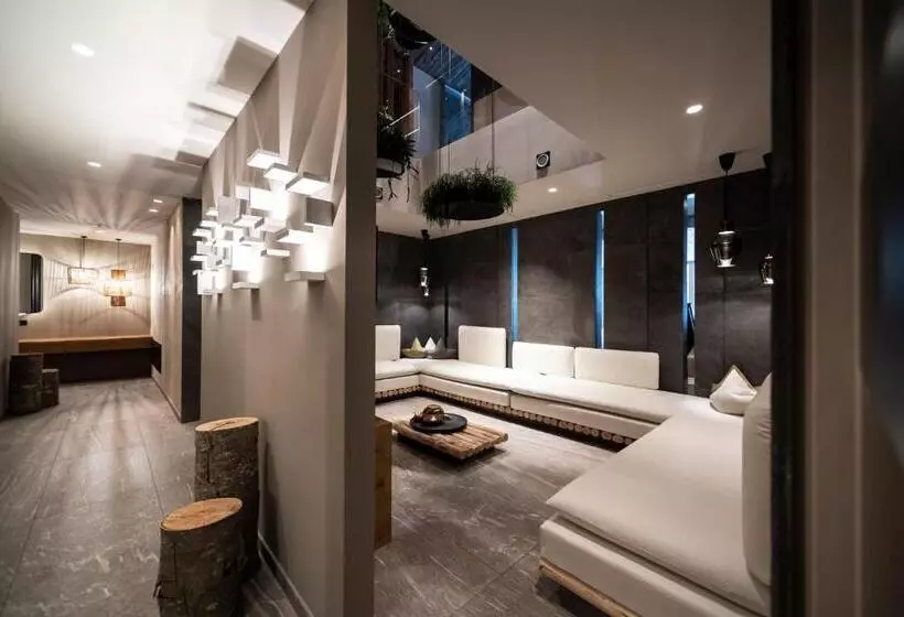 ホテル Alpine Spa Resort Viktoria