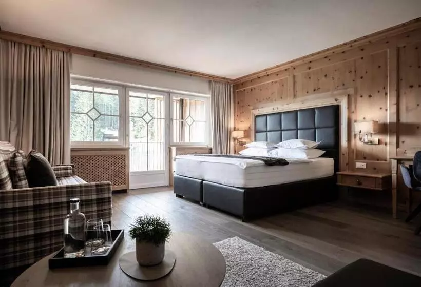 ホテル Alpine Spa Resort Viktoria