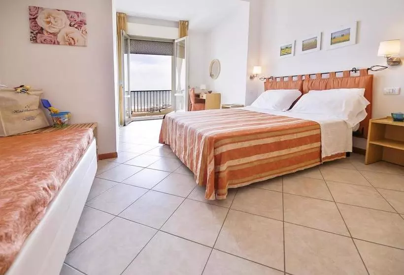 Ambasciatori Hotel   Beach Front  Breakfast Xxl & Brunch Until 12 30pm