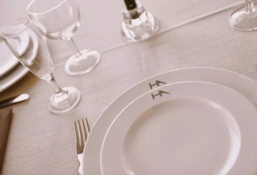 Ambasciatori Hotel   Beach Front  Breakfast Xxl & Brunch Until 12 30pm