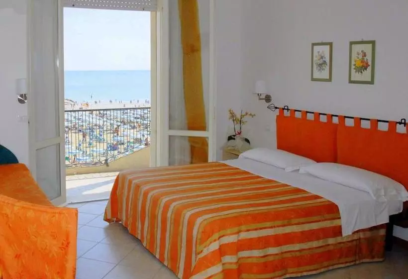 Ambasciatori Hotel   Beach Front  Breakfast Xxl & Brunch Until 12 30pm