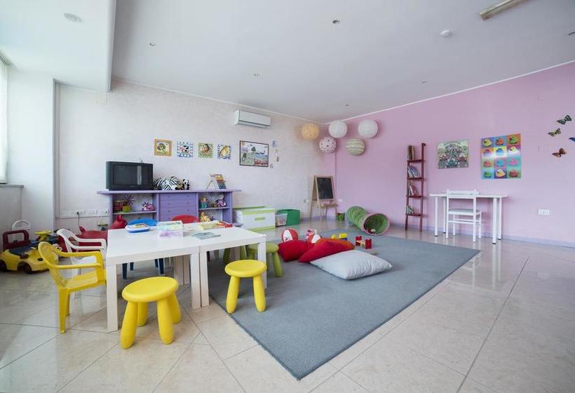 Ambasciatori Hotel   Beach Front  Breakfast Xxl & Brunch Until 12 30pm