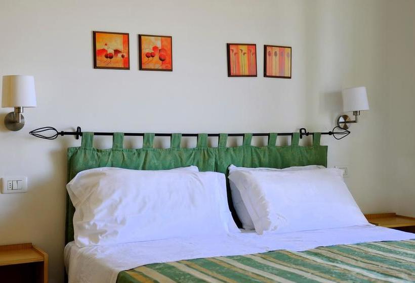 Ambasciatori Hotel   Beach Front  Breakfast Xxl & Brunch Until 12 30pm