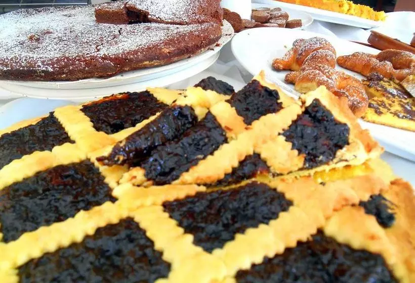 Ambasciatori Hotel   Beach Front  Breakfast Xxl & Brunch Until 12 30pm