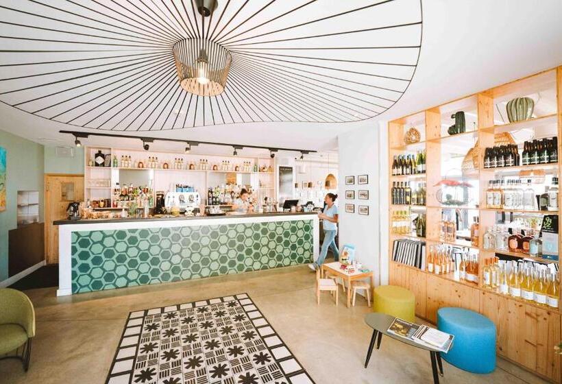 בית מלון כפרי Cafe Miramar