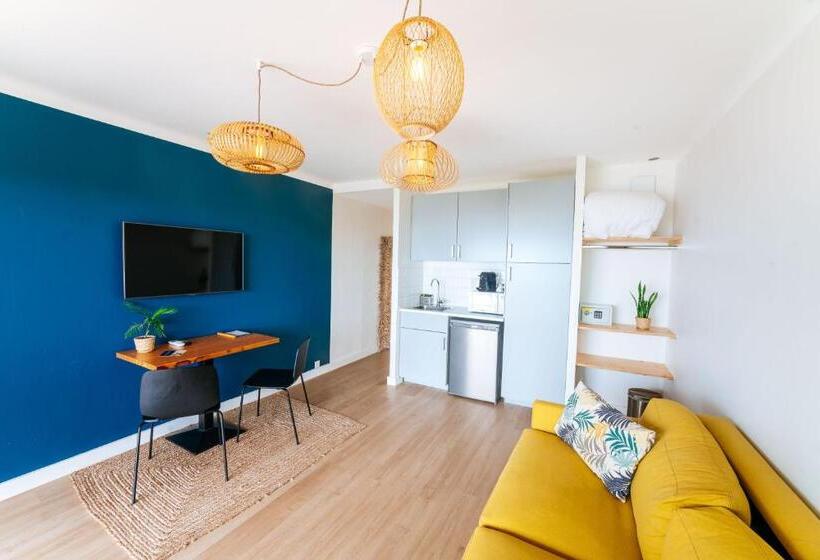 בית מלון כפרי Cafe Miramar