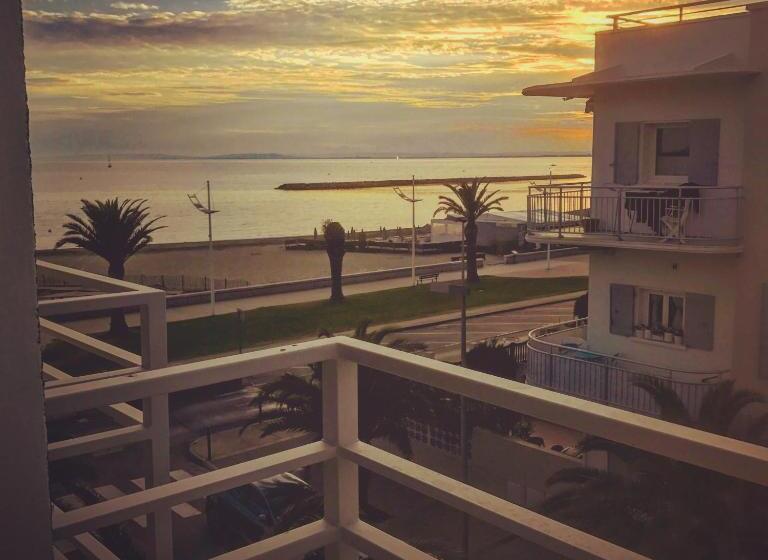 בית מלון כפרי Cafe Miramar