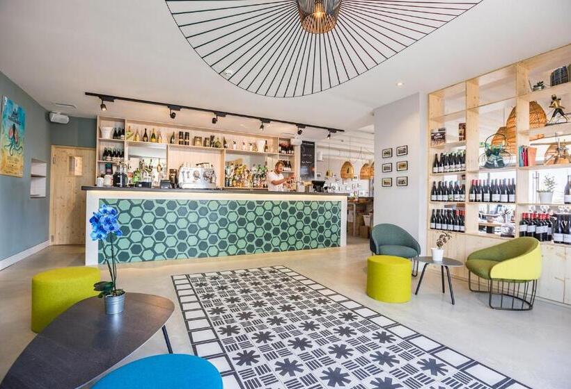 בית מלון כפרי Cafe Miramar