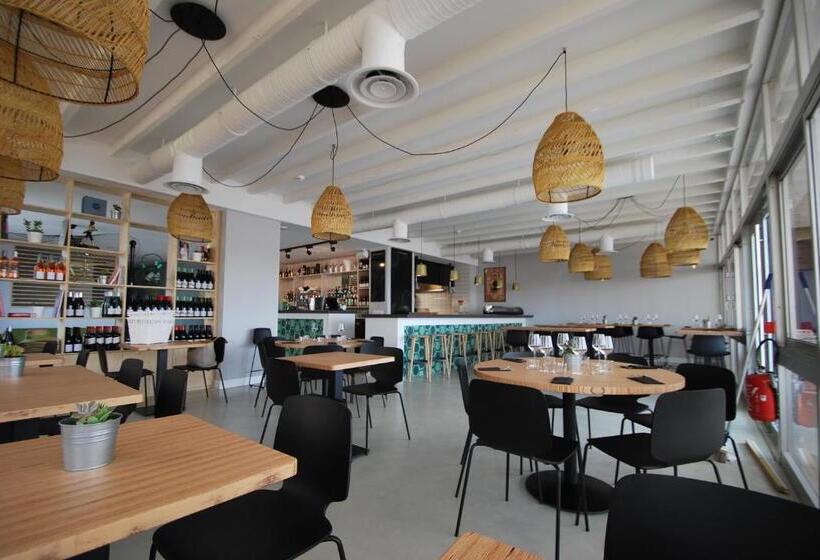 בית מלון כפרי Cafe Miramar