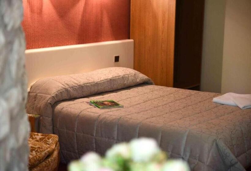 فندق Château De Passières