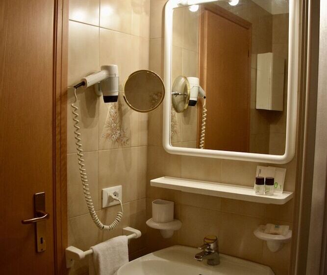 בית מלון כפרי Ferrari