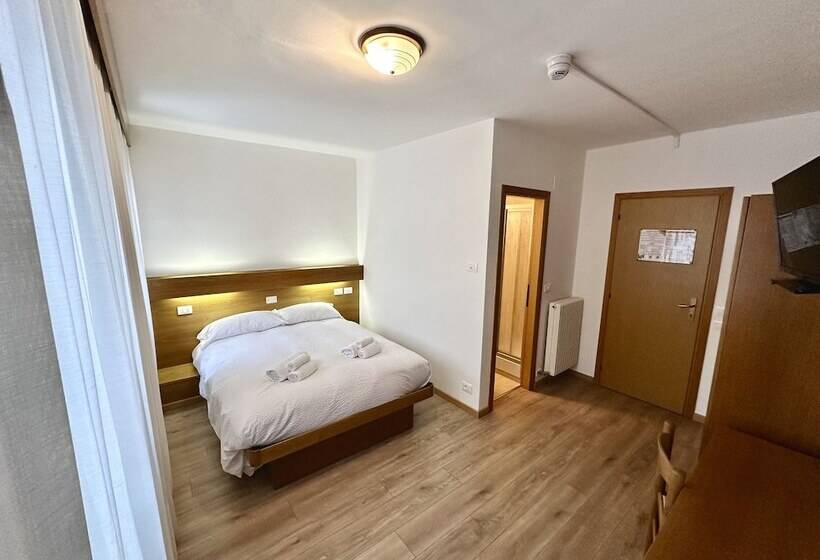 בית מלון כפרי Ferrari