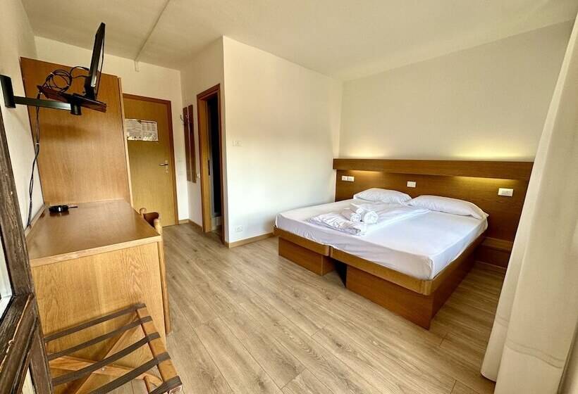 בית מלון כפרי Ferrari