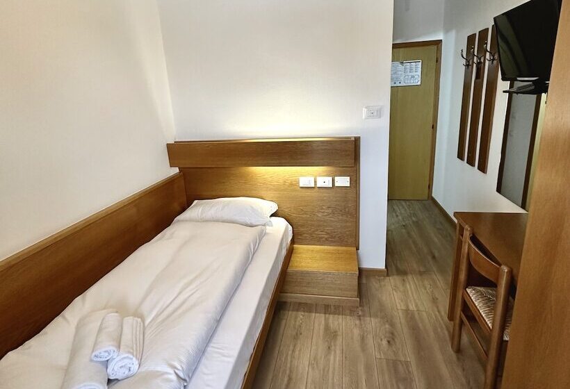 בית מלון כפרי Ferrari