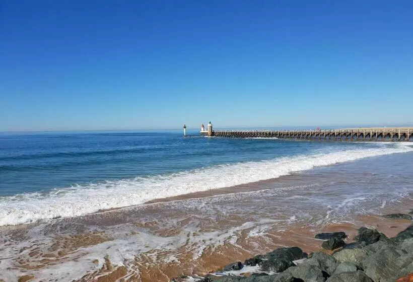 Hotelli Hôtel La Baïne