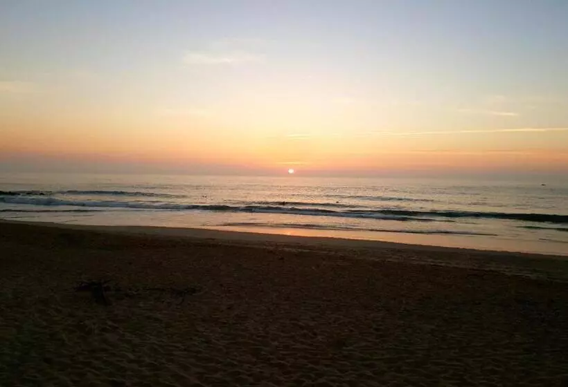 Hotelli Hôtel La Baïne