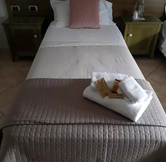 ホテル Monte Sirai