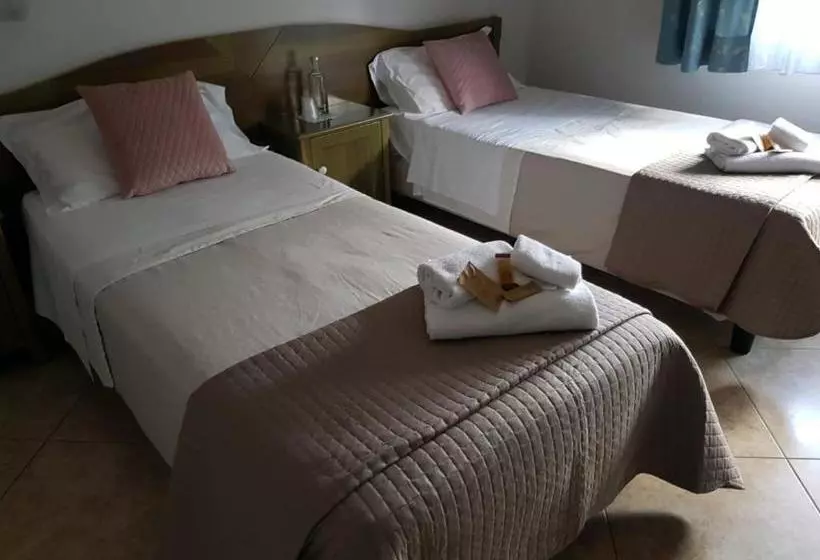 ホテル Monte Sirai