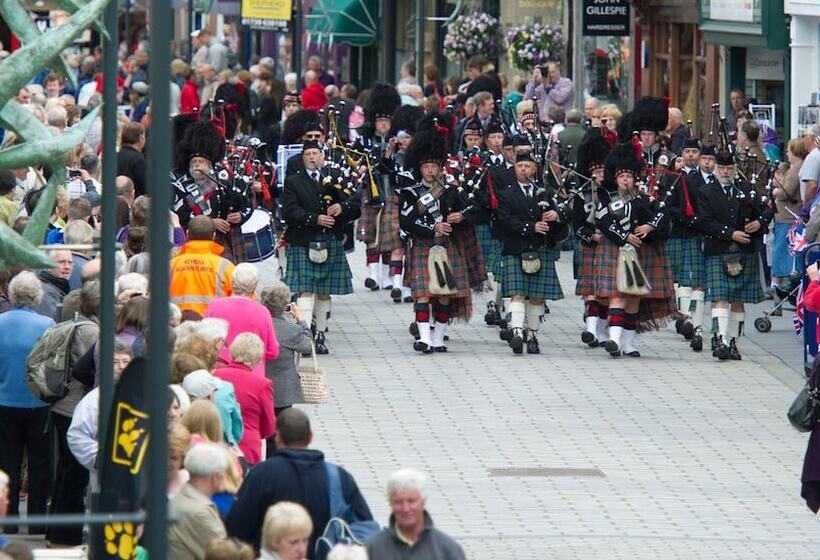 Perth Youth Hostel And Apartments