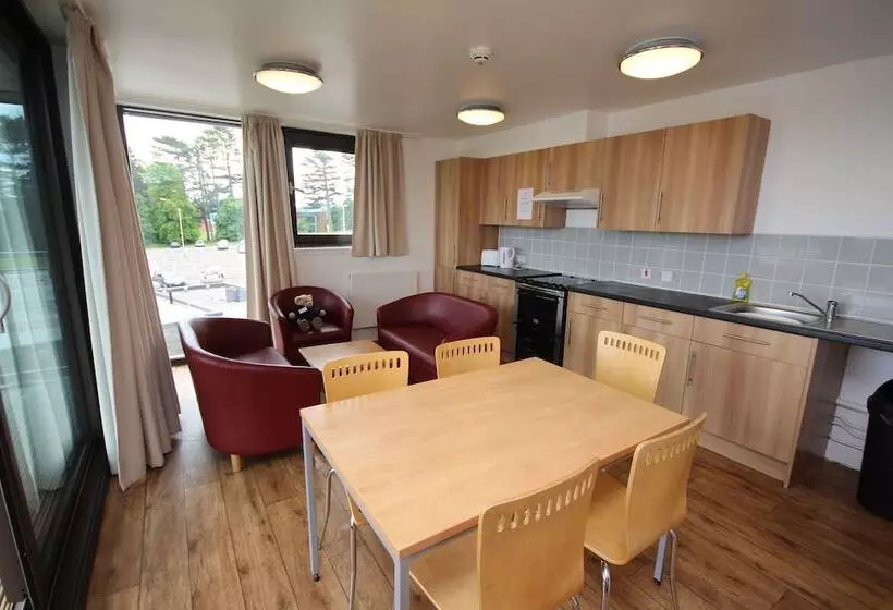 Perth Youth Hostel And Apartments