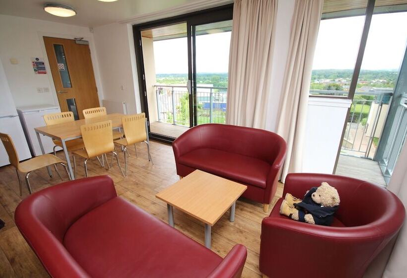 Perth Youth Hostel And Apartments