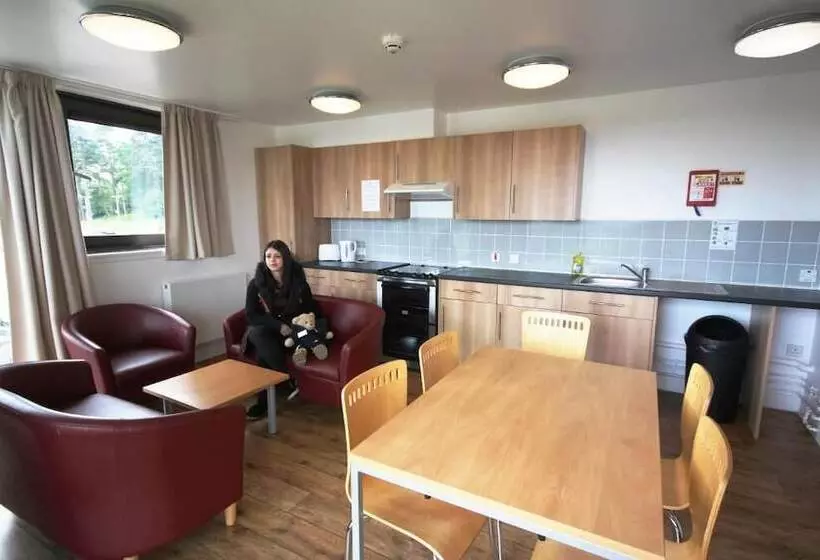 Perth Youth Hostel And Apartments