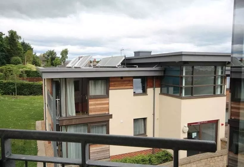 Perth Youth Hostel And Apartments