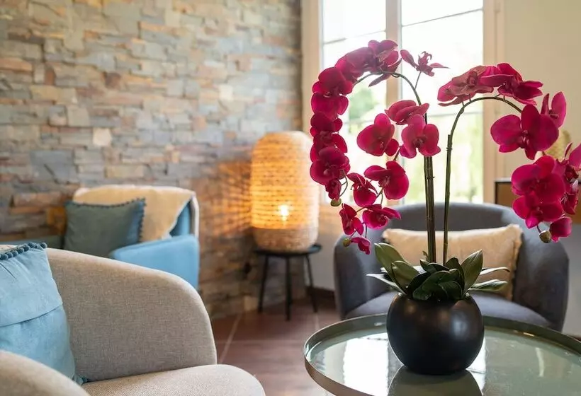 Brit Hotel Confort La Tour Blanche