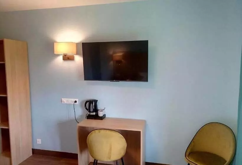 Brit Hotel Confort La Tour Blanche