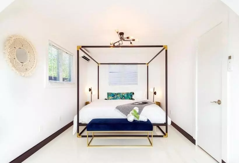 Hotelli Aqua By American Beech   Adults Only