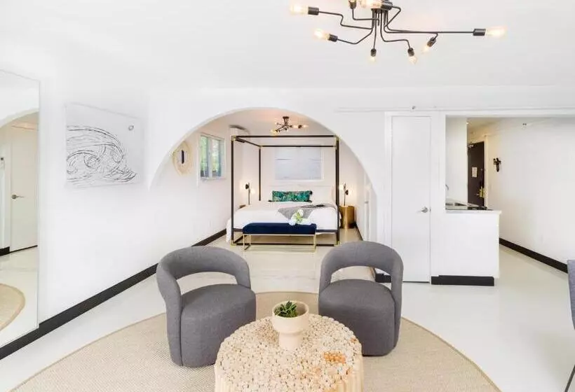 Hotelli Aqua By American Beech   Adults Only