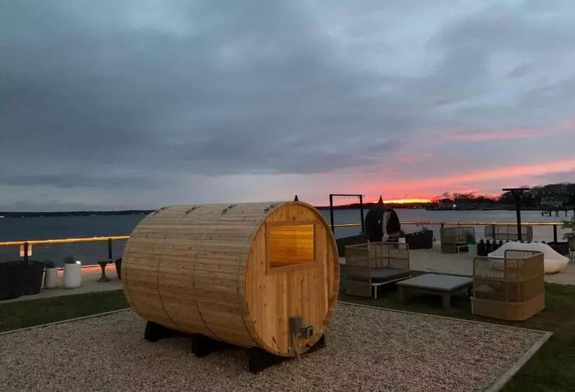 Hotelli Aqua By American Beech   Adults Only