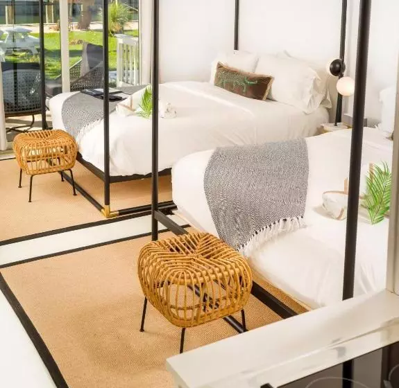 Hotelli Aqua By American Beech   Adults Only